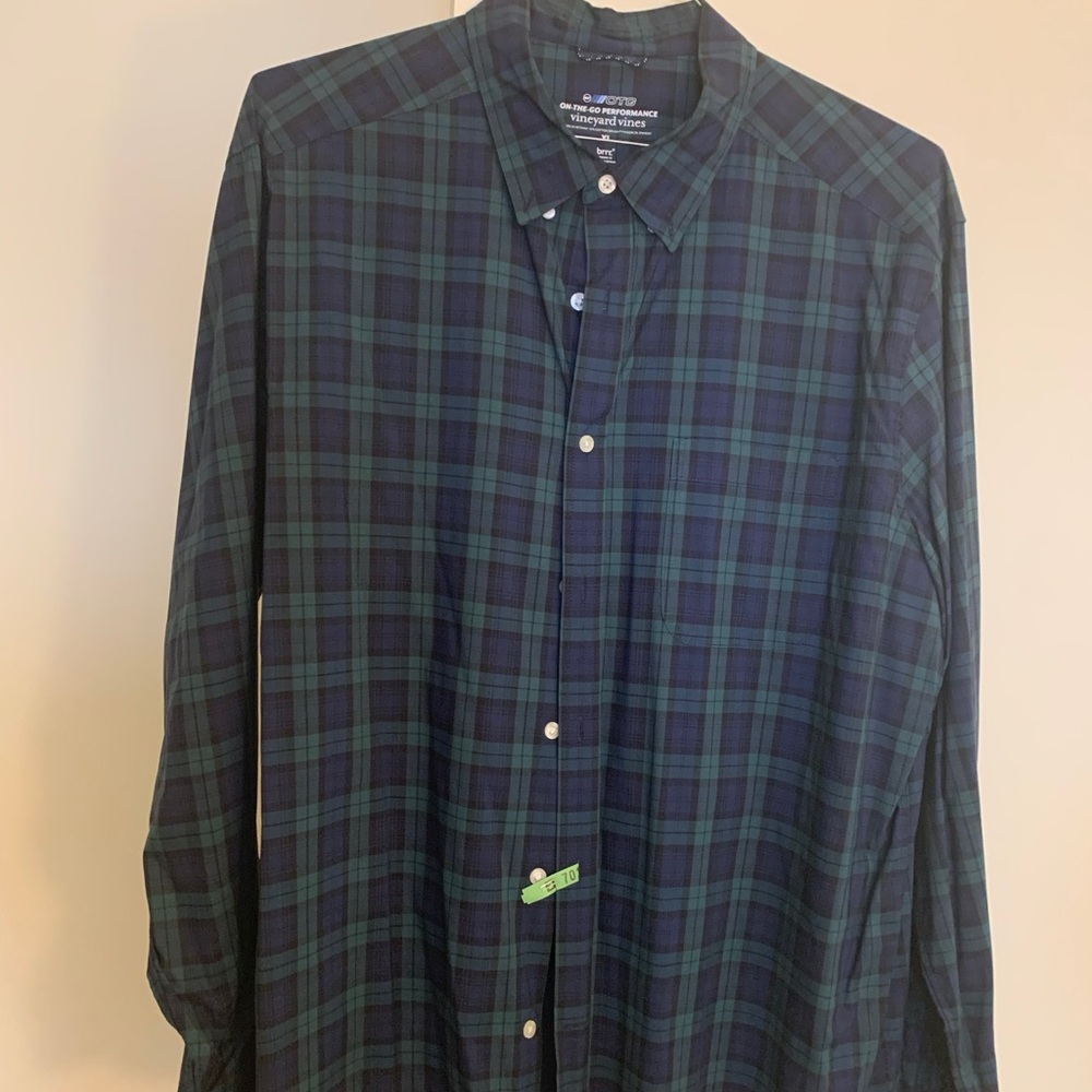 Excellent condition Vineyard Vine shirt XL